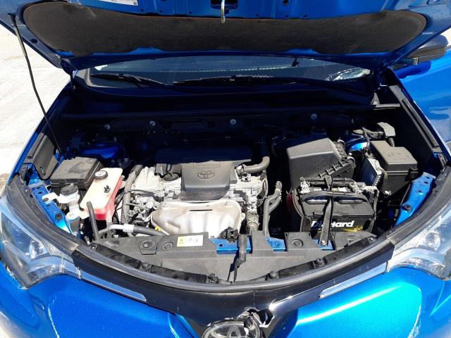 Photo 7 from auction – 2018 TOYOTA RAV4 LE with VIN JTMZFREV0JJ166240