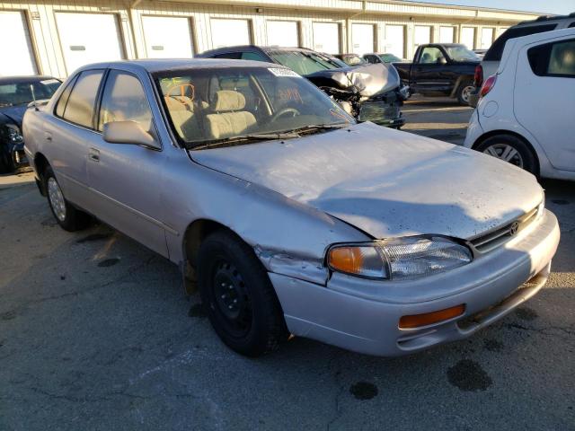 TOYOTA CAMRY LE 1995 with VIN 4T1SK12E1SU634099 - Photo from auction