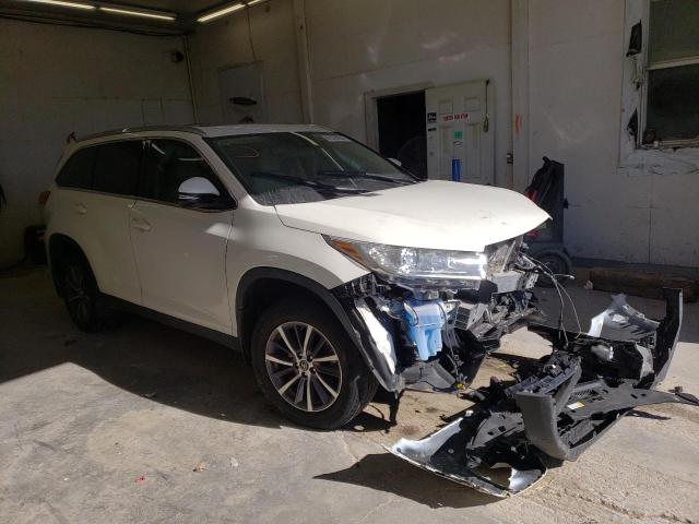 TOYOTA HIGHLANDER 2019 with VIN 5TDJZRFH8KS608540 - Photo from auction