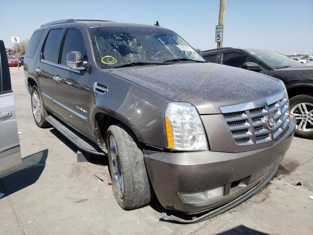 CADILLAC ESCALADE L 2011 with VIN 1GYS4BEF5BR238425 - Photo from auction