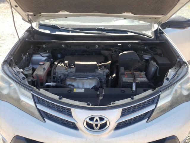 Photo 7 from auction – 2015 TOYOTA RAV4 LE with VIN JTMBFREV2FJ046657