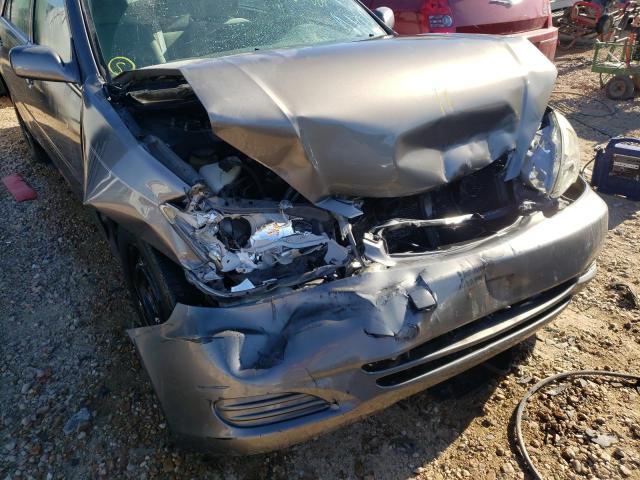 Photo 9 from auction – 2002 TOYOTA CAMRY LE with VIN 4T1BE32K82U570913