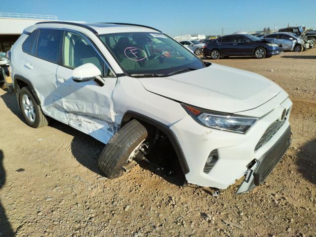 TOYOTA RAV4 XLE 2019 with VIN JTMP1RFV8KD031477 - Photo from auction