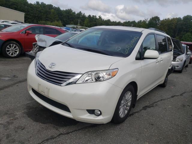 Photo 2 from auction – 2017 TOYOTA SIENNA XLE with VIN 5TDYZ3DC8HS816235