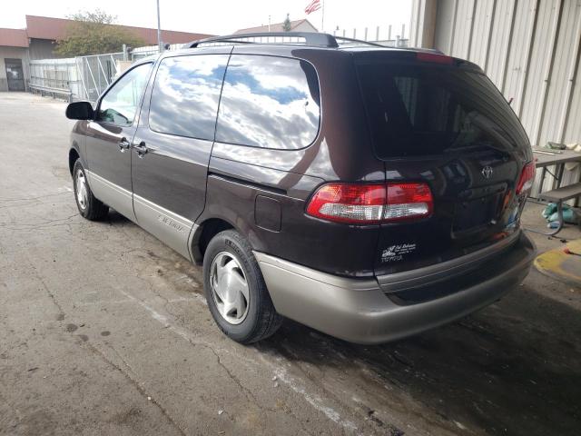 Photo 3 from auction – 2002 TOYOTA SIENNA LE with VIN 4T3ZF13C22U442634