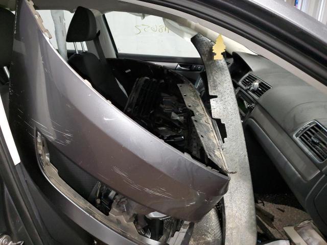 Photo 5 from auction – 2013 VOLKSWAGEN PASSAT S with VIN 1VWAP7A36DC073067