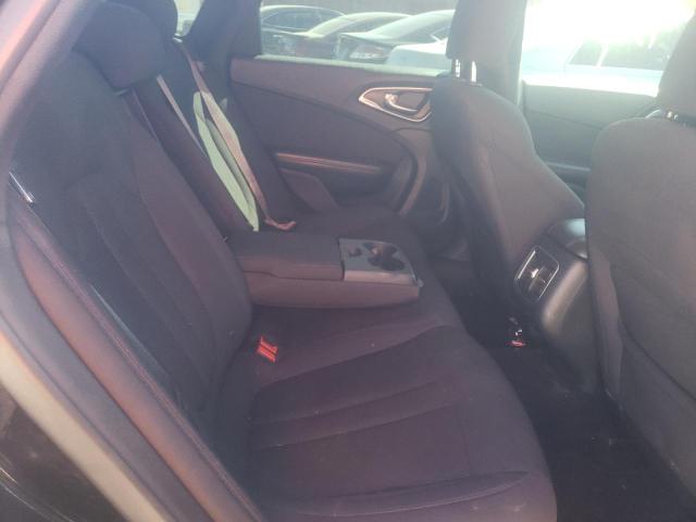 Photo 6 from auction – 2015 CHRYSLER 200 LIMITE with VIN 1C3CCCABXFN623714