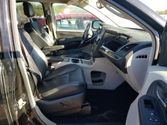 Photo 5 from auction – 2015 CHRYSLER TOWN & COU with VIN 2C4RC1GG0FR553690