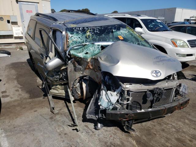 TOYOTA SIENNA XLE 2017 with VIN 5TDYZ3DC8HS891436 - Photo from auction