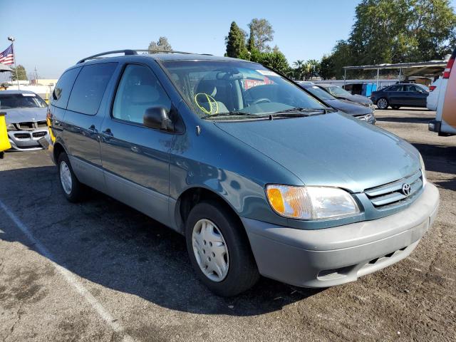 TOYOTA SIENNA LE 2002 with VIN 4T3ZF13C72U449594 - Photo from auction