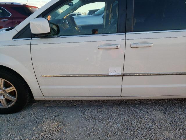 Photo 9 from auction – 2010 CHRYSLER TOWN & COU with VIN 2A4RR5D16AR127706