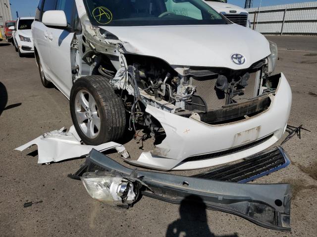 Photo 9 from auction – 2011 TOYOTA SIENNA LE with VIN 5TDKK3DC3BS135983