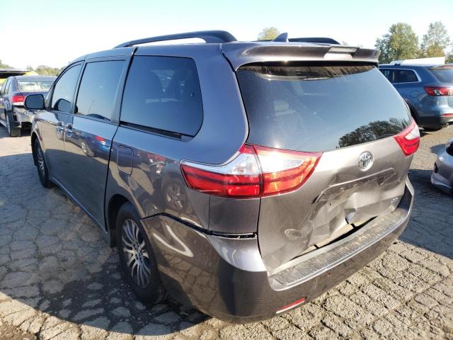 Photo 3 from auction – 2018 TOYOTA SIENNA XLE with VIN 5TDYZ3DC3JS943965