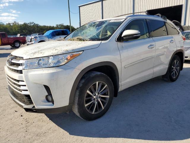 Photo 2 from auction – 2017 TOYOTA HIGHLANDER with VIN 5TDJZRFH7HS520152