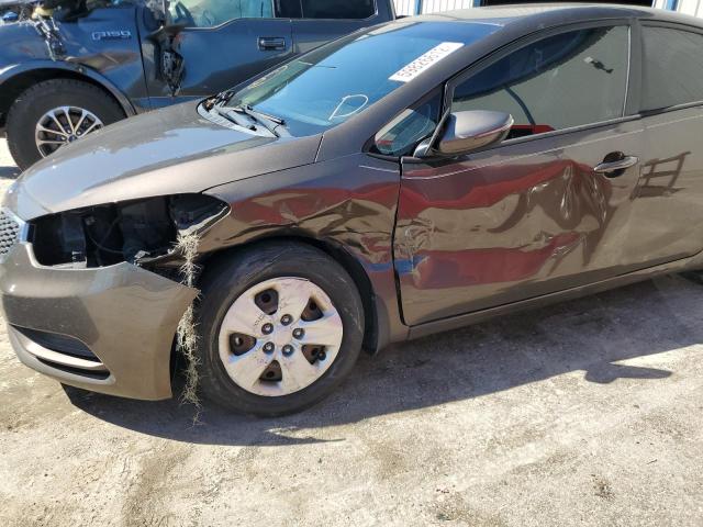 Photo 9 from auction – 2015 KIA FORTE LX with VIN KNAFX4A63F5334483