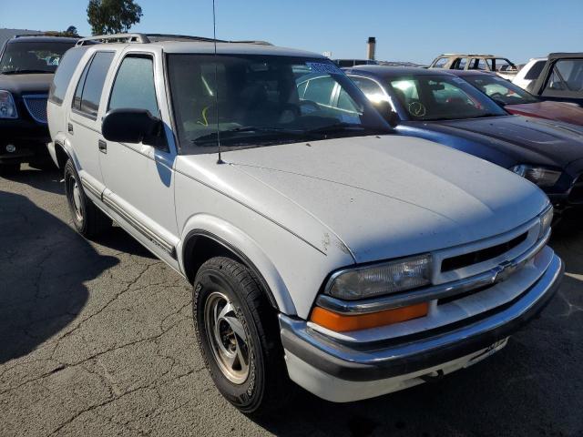 CHEVROLET BLAZER 2000 with VIN 1GNDT13W9YK109045 - Photo from auction