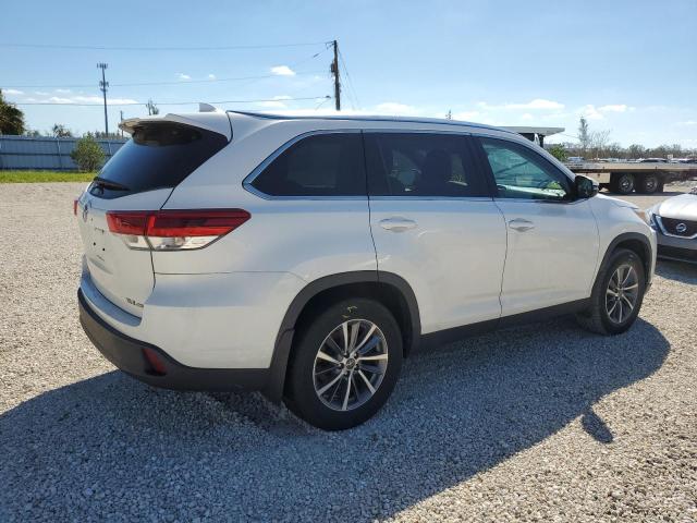 Photo 4 from auction – 2019 TOYOTA HIGHLANDER with VIN 5TDJZRFH2KS586373