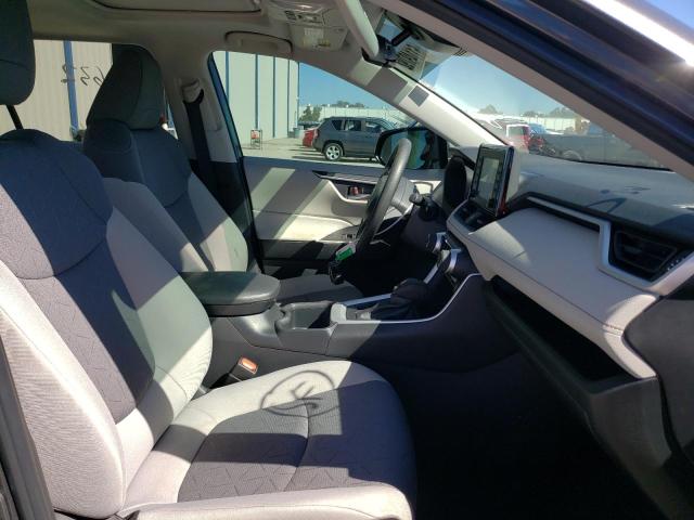 Photo 5 from auction – 2022 TOYOTA RAV4 XLE with VIN 2T3W1RFV5NC186282