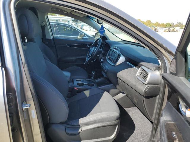 Photo 5 from auction – 2016 KIA SORENTO LX with VIN 5XYPG4A31GG063834