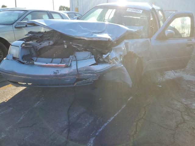 Photo 2 from auction – 2000 FORD CROWN VICT with VIN 2FAFP73W7YX176903