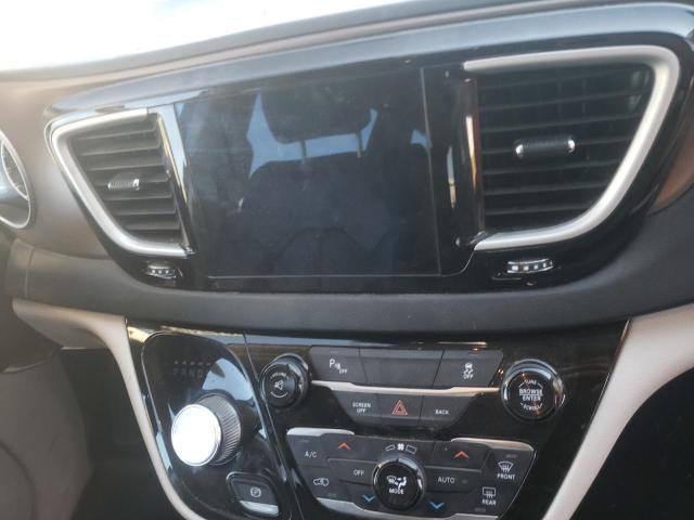 Photo 9 from auction – 2017 CHRYSLER PACIFICA T with VIN 2C4RC1BGXHR584603