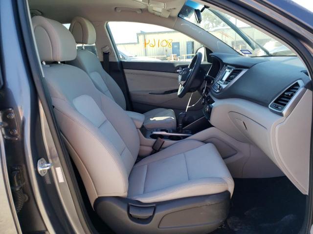 Photo 5 from auction – 2017 HYUNDAI TUCSON LIM with VIN KM8J33A42HU327983