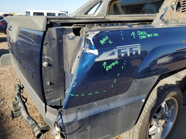 Photo 9 from auction – 2002 CHEVROLET AVALANCHE with VIN 3GNEC13T92G325891