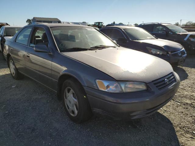 TOYOTA CAMRY CE 1998 with VIN JT2BF22K6W0132862 - Photo from auction