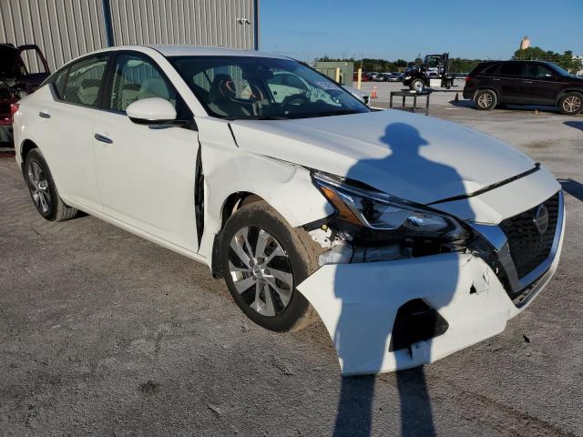 NISSAN ALTIMA S 2019 with VIN 1N4BL4BV4KC199836 - Photo from auction