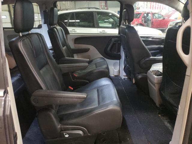 Photo 6 from auction – 2016 CHRYSLER TOWN & COU with VIN 2C4RC1BG9GR252456