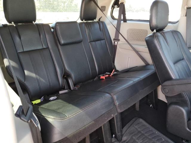 Photo 9 from auction – 2014 CHRYSLER TOWN & COU with VIN 2C4RC1BG1ER207461