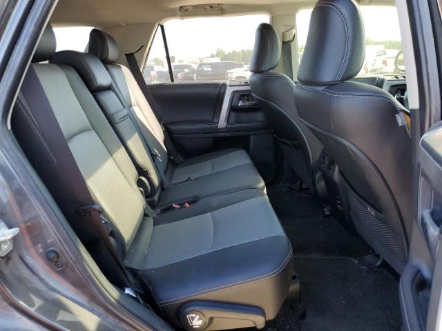 Photo 6 from auction – 2018 TOYOTA 4RUNNER SR with VIN JTEZU5JR2J5177350