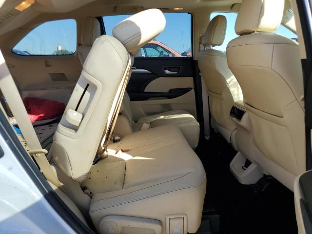 Photo 6 from auction – 2017 TOYOTA HIGHLANDER with VIN 5TDJZRFH7HS520152
