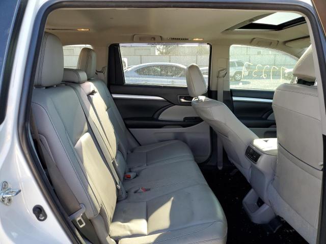 Photo 6 from auction – 2018 TOYOTA HIGHLANDER with VIN 5TDJZRFH4JS824917