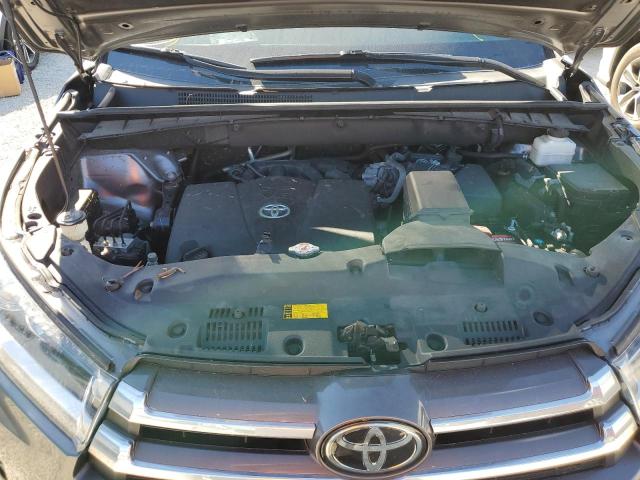Photo 7 from auction – 2018 TOYOTA HIGHLANDER with VIN 5TDDZRFH9JS902007