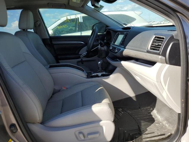 Photo 5 from auction – 2018 TOYOTA HIGHLANDER with VIN 5TDDZRFH9JS902007