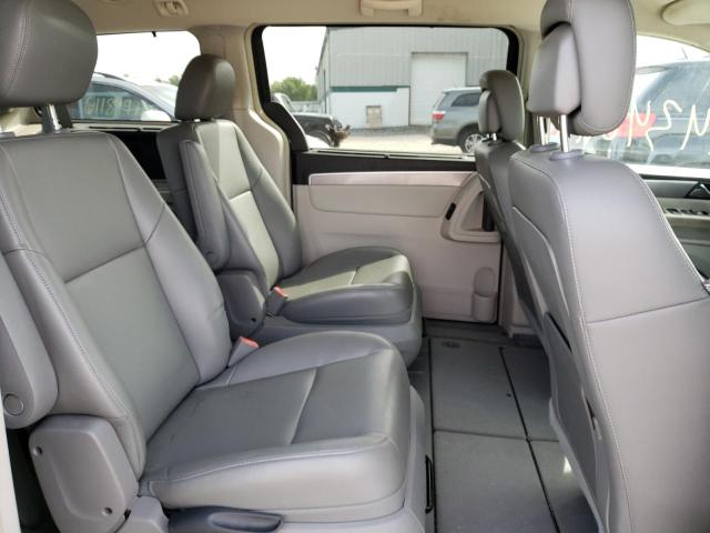 Photo 6 from auction – 2011 VOLKSWAGEN ROUTAN SE with VIN 2V4RW3DG6BR695744