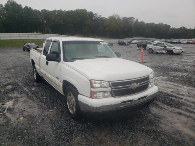CHEVROLET SILVERADO 2006 with VIN 1GCEC19V06Z215593 - Photo from auction