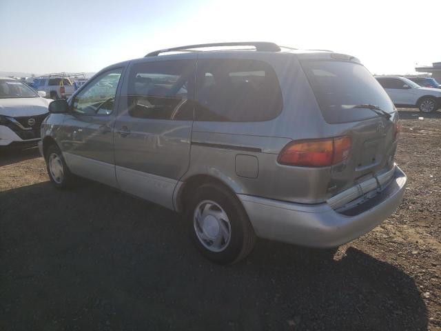 Photo 3 from auction – 2000 TOYOTA SIENNA LE with VIN 4T3ZF13C0YU317155