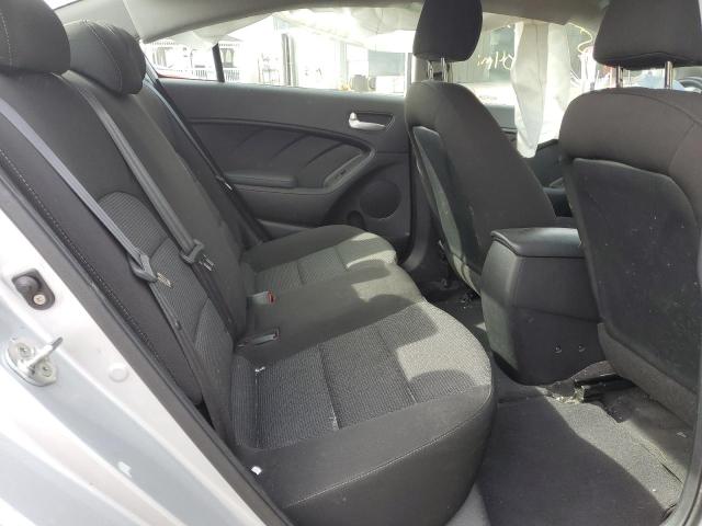 Photo 6 from auction – 2017 KIA FORTE LX with VIN 3KPFK4A7XHE127140