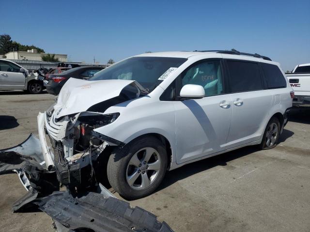 Photo 2 from auction – 2015 TOYOTA SIENNA LE with VIN 5TDKK3DC0FS608647