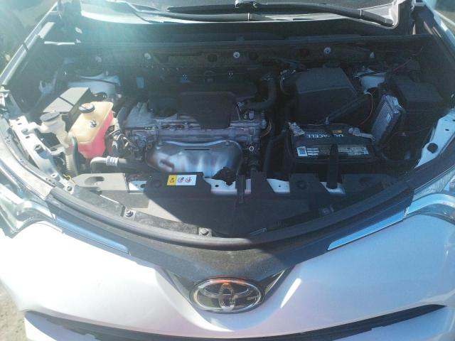 Photo 7 from auction – 2017 TOYOTA RAV4 LE with VIN JTMBFREVXHJ704972