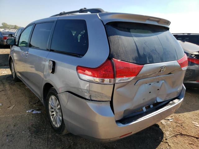 Photo 3 from auction – 2013 TOYOTA SIENNA XLE with VIN 5TDYK3DC8DS383918