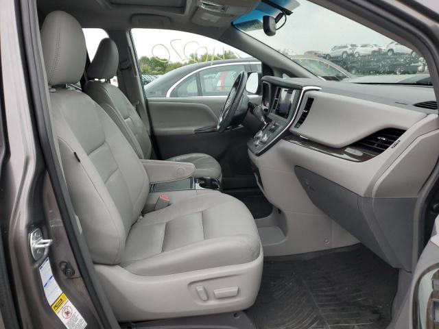 Photo 5 from auction – 2017 TOYOTA SIENNA XLE with VIN 5TDDZ3DC6HS171521
