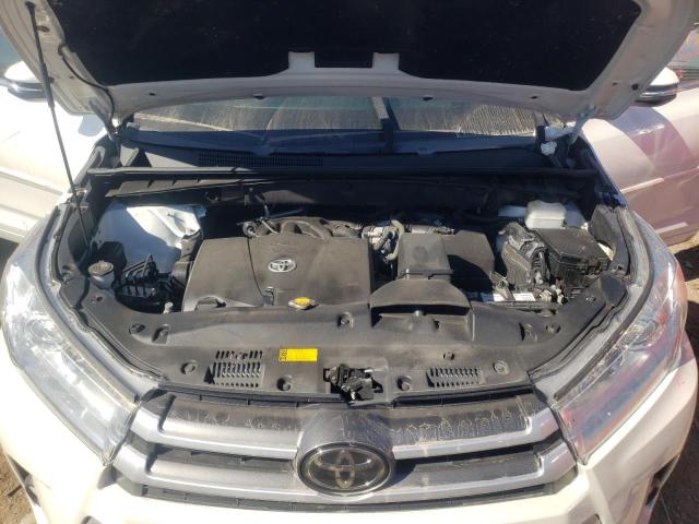 Photo 7 from auction – 2017 TOYOTA HIGHLANDER with VIN 5TDJZRFH9HS368102