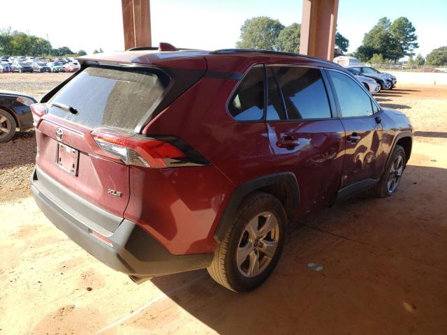 Photo 4 from auction – 2021 TOYOTA RAV4 XLE with VIN JTMW1RFVXMD073082