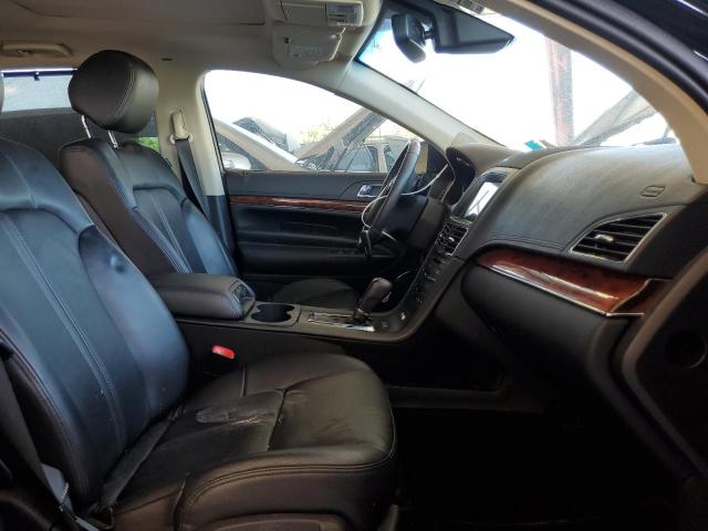 Photo 5 from auction – 2019 LINCOLN MKT with VIN 2LMHJ5AT1KBL01898