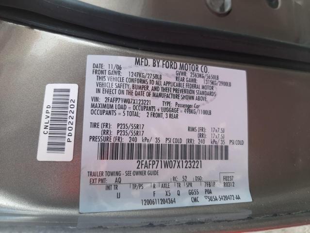 Photo 10 from auction – 2007 FORD CROWN VICT with VIN 2FAFP71W07X123221