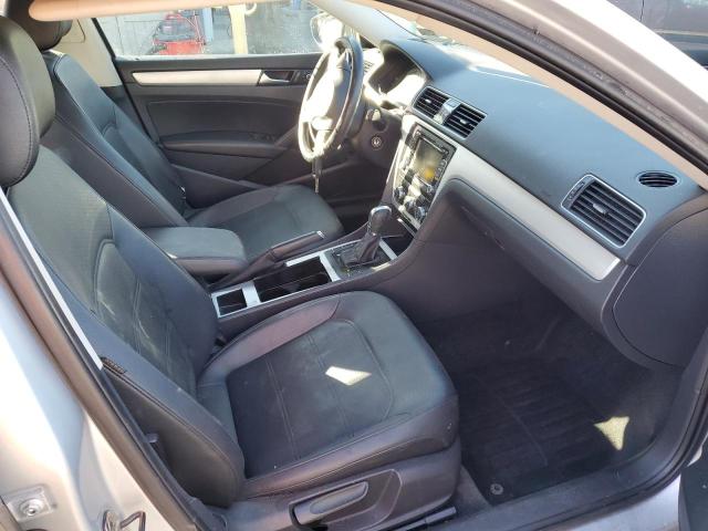 Photo 5 from auction – 2012 VOLKSWAGEN PASSAT SE with VIN 1VWBP7A34CC062779