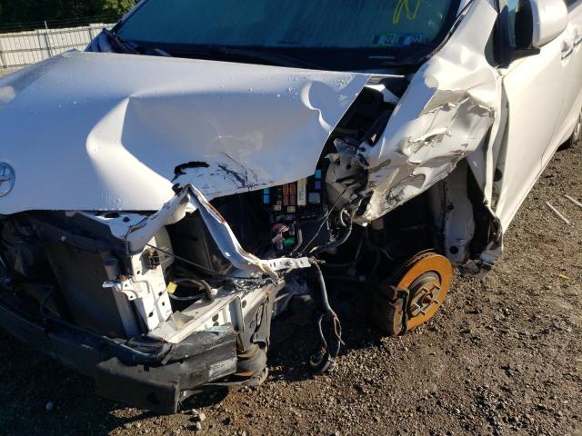 Photo 9 from auction – 2011 TOYOTA SIENNA with VIN 5TDDK3DC4BS023539